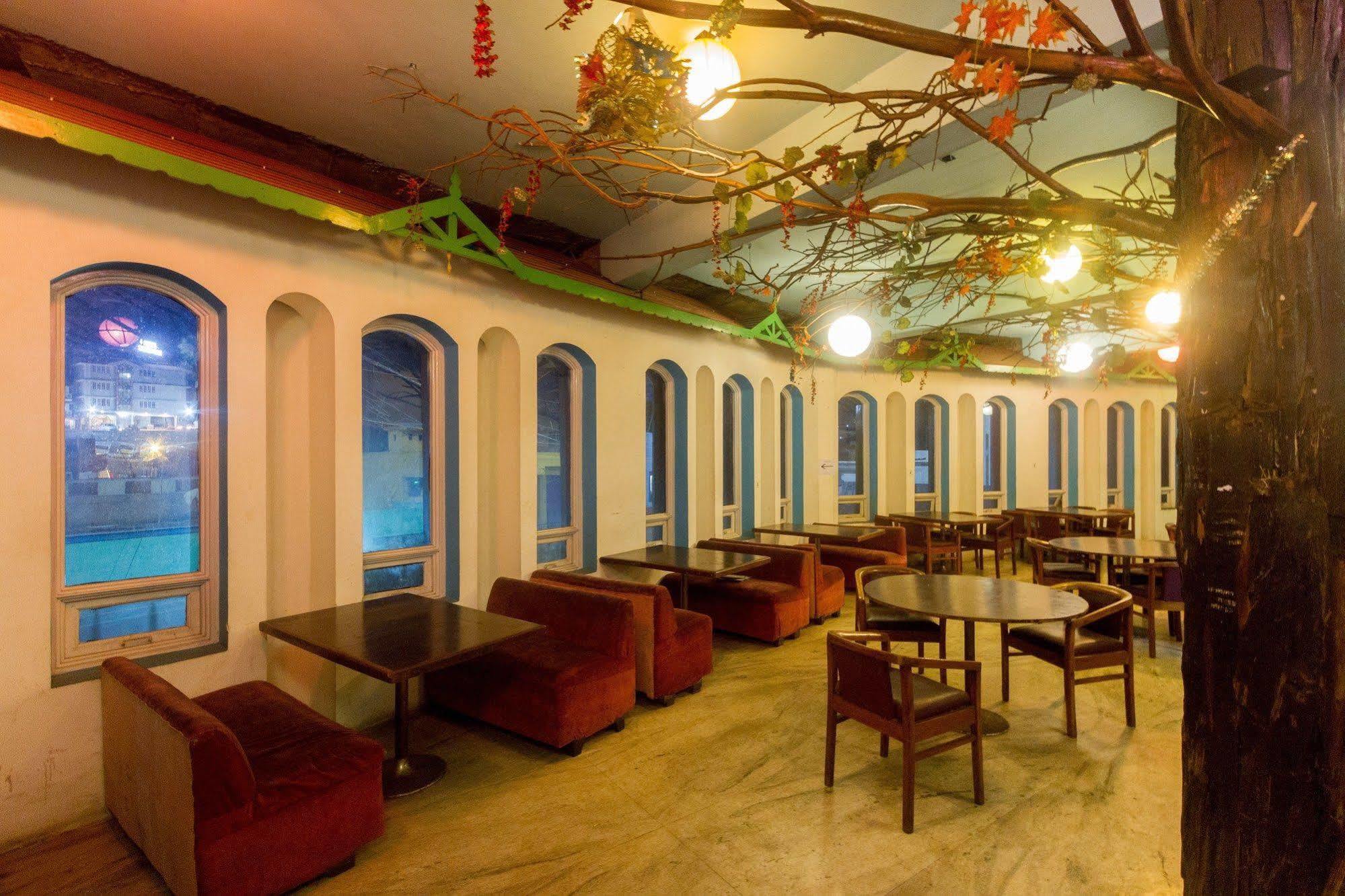 Fabhotel Khems Shoram Palace Road Ooty Buitenkant foto