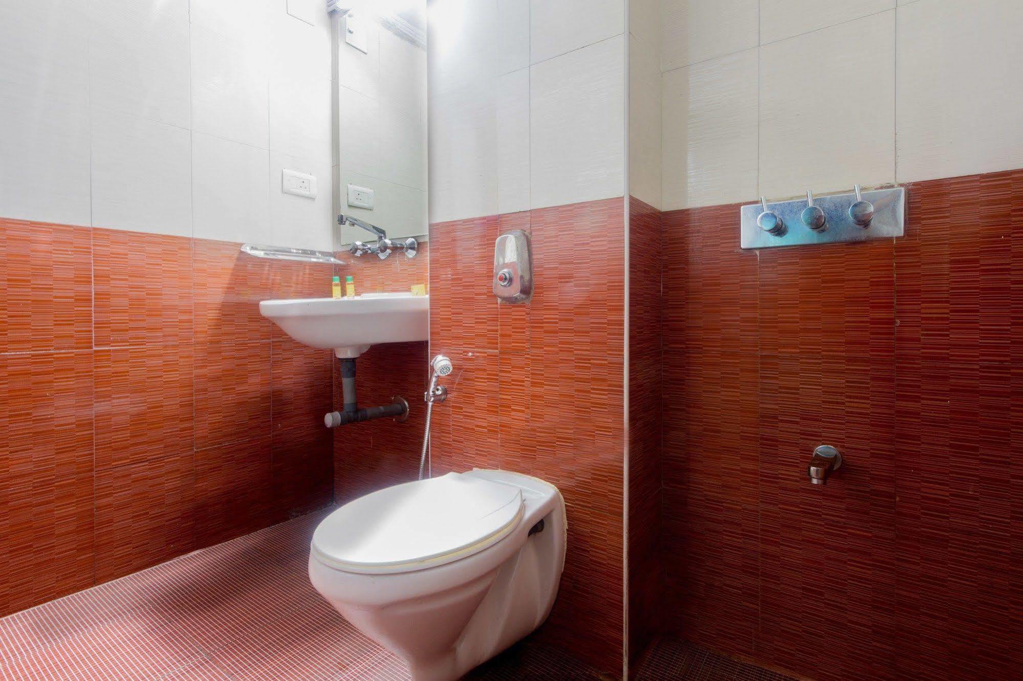 Fabhotel Khems Shoram Palace Road Ooty Buitenkant foto