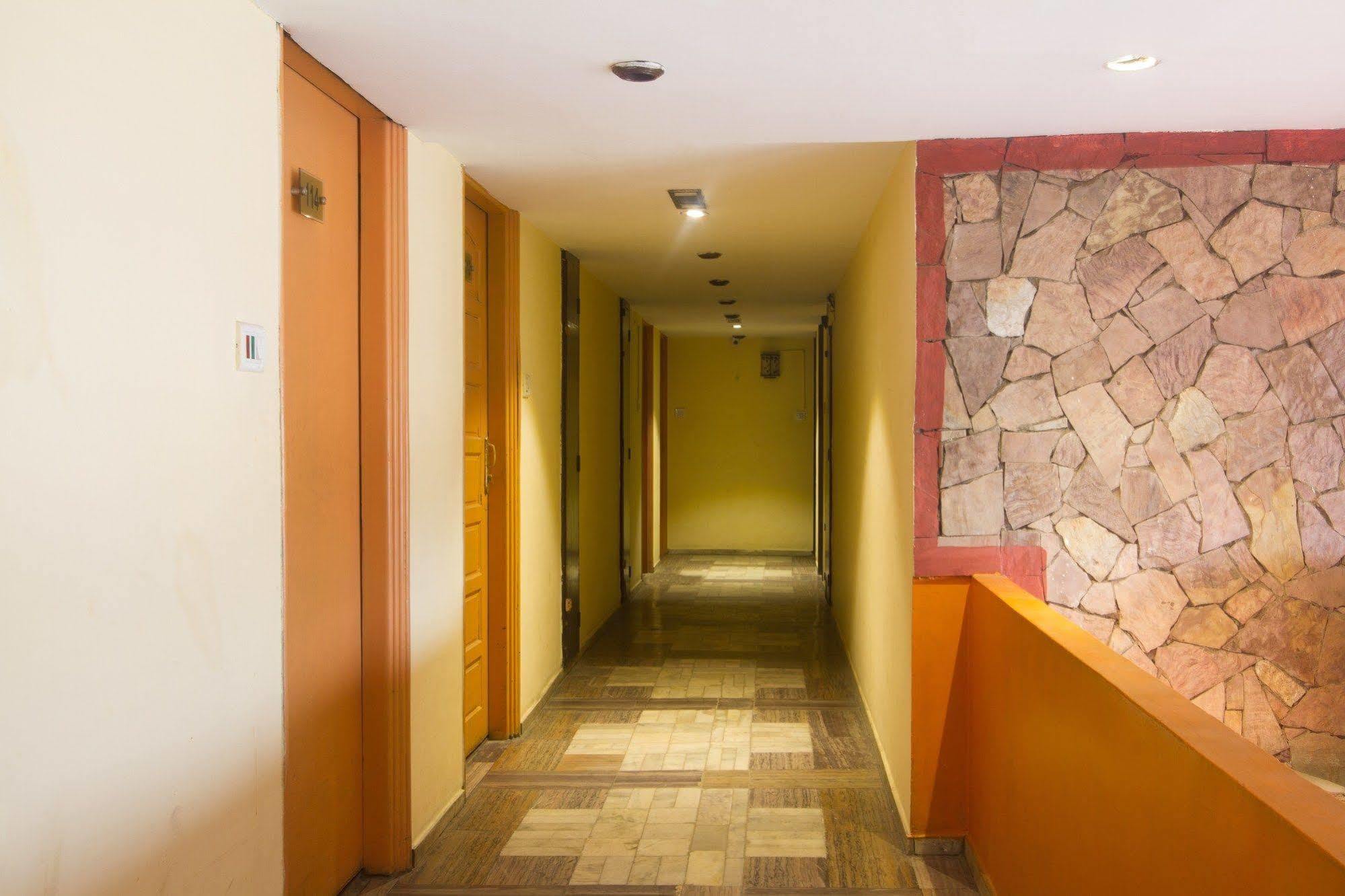 Fabhotel Khems Shoram Palace Road Ooty Buitenkant foto